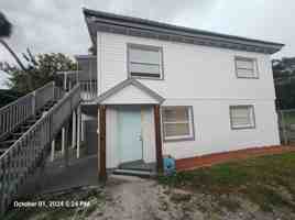 featured image of 615 Clearlake Rd #1