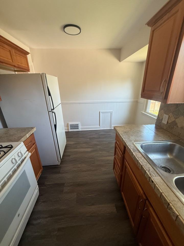 3155 Lincoln St #1 - Photo 6 of 30
