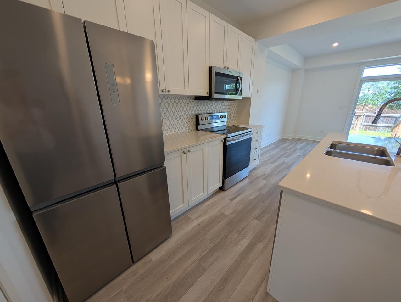 1538 Davenport Crescent - Photo 2 of 24