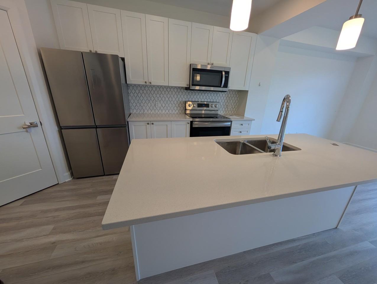 1538 Davenport Crescent - Photo 3 of 24