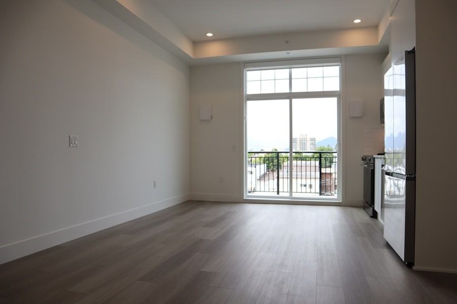 22348 North Ave - Photo 6 of 28