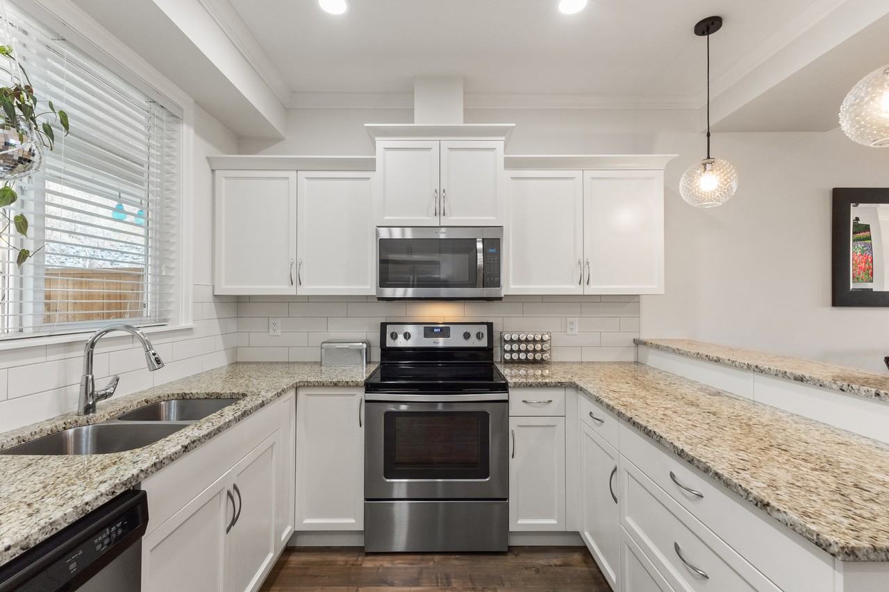 6026 Lindeman St - Photo 5 of 50