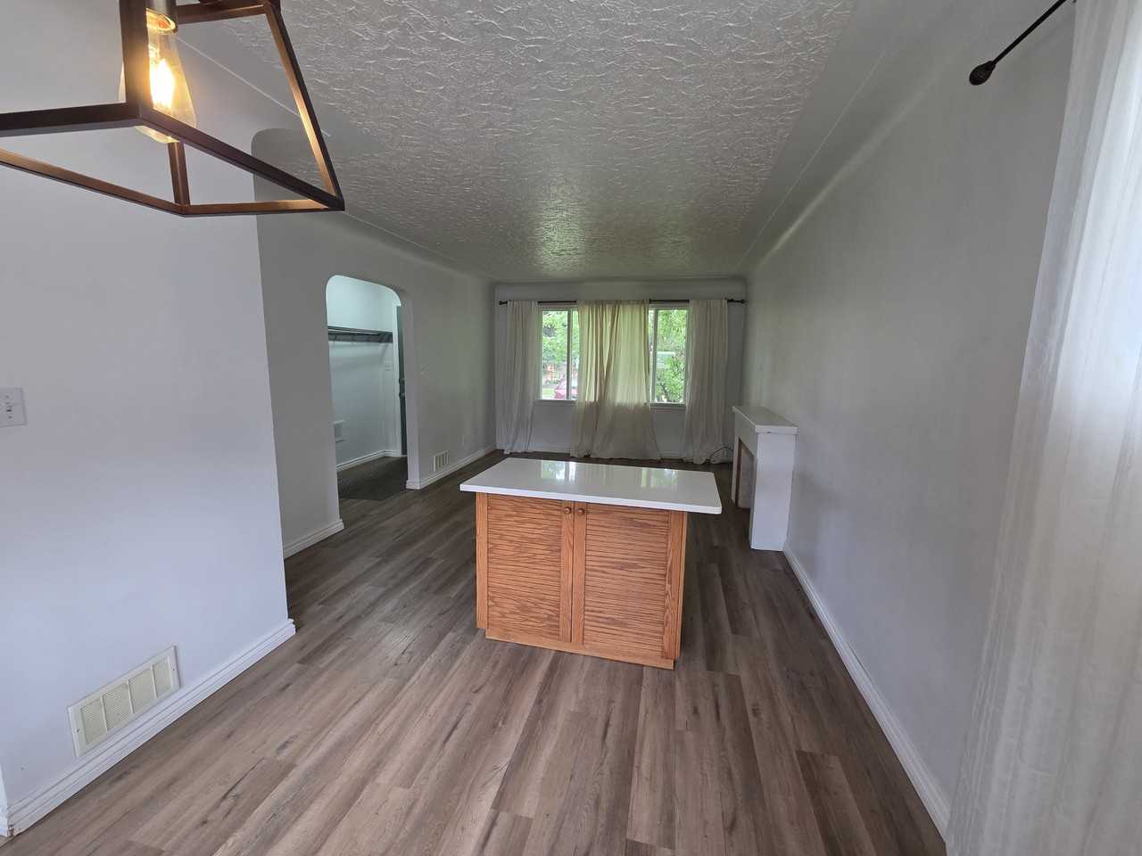 10972 131 St Nw - Photo 4 of 16