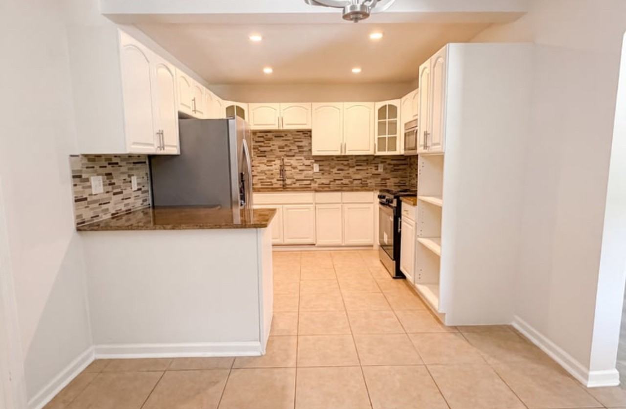 5928 Lake Ridge Avenue - Photo 3 of 8