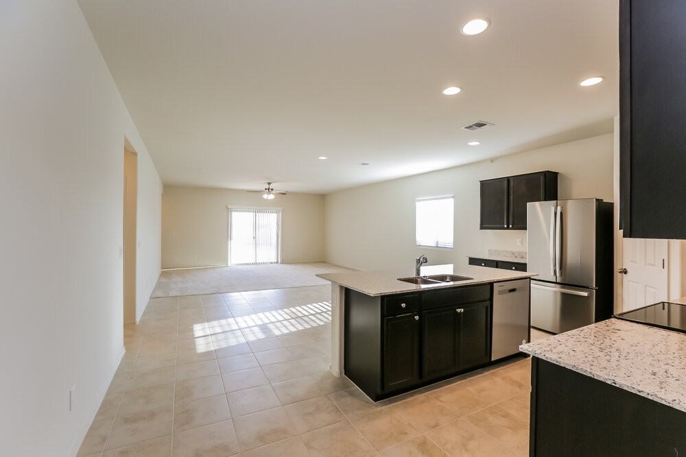 10804 W Bloch Rd - Photo 6 of 19