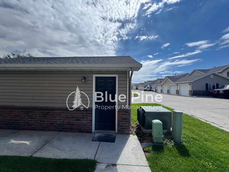 429 Raven Way - Photo 2 of 17