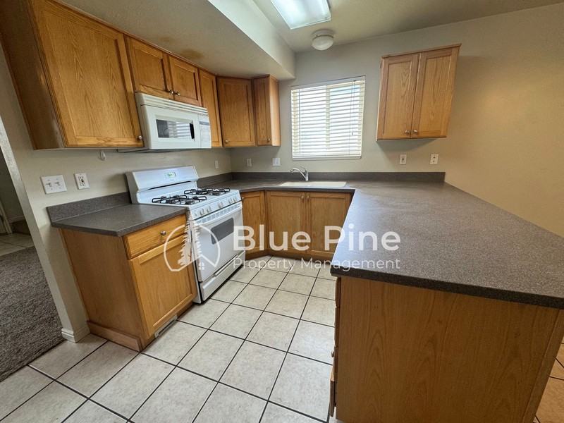 429 Raven Way - Photo 6 of 17