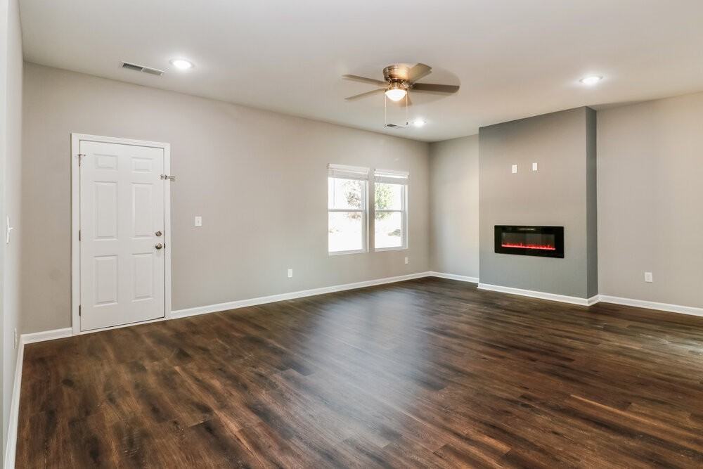261 Addy Ln - Photo 4 of 17