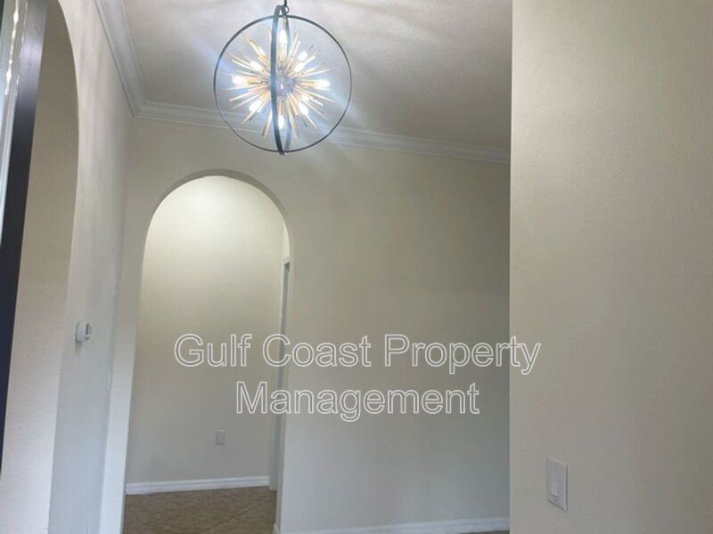 10485 Crooked Creek Dr - Photo 3 of 46