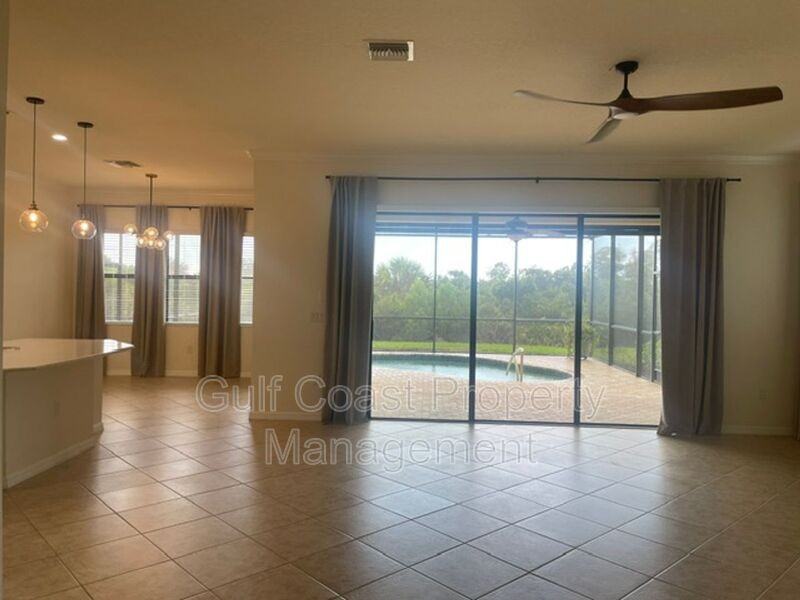 10485 Crooked Creek Dr - Photo 4 of 46