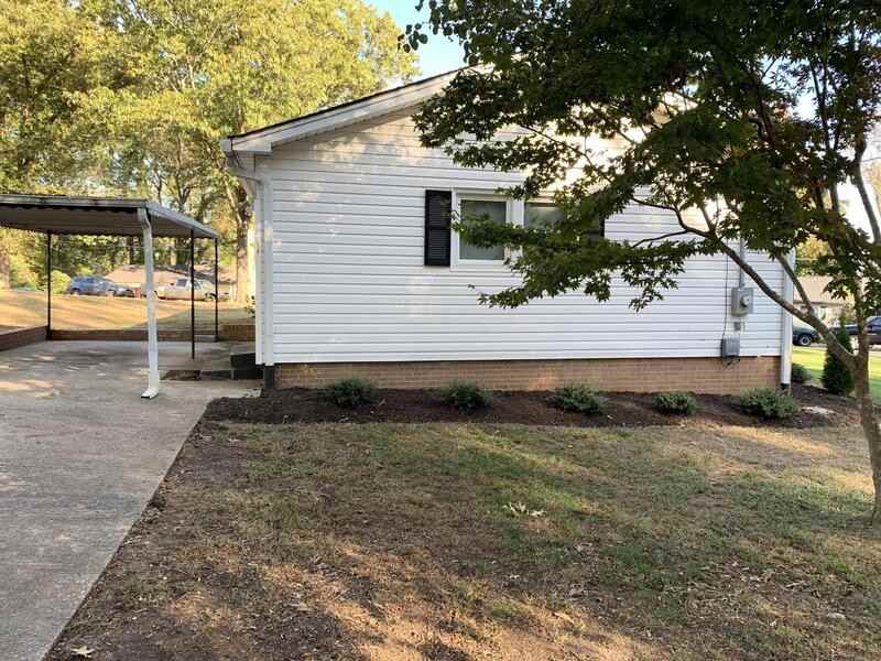 115 Carole Dr - Photo 3 of 16