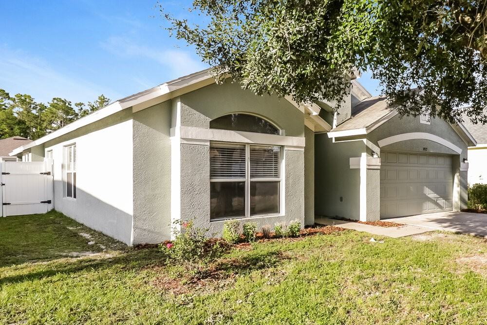 9912 Riverchase Dr - Photo 3 of 19