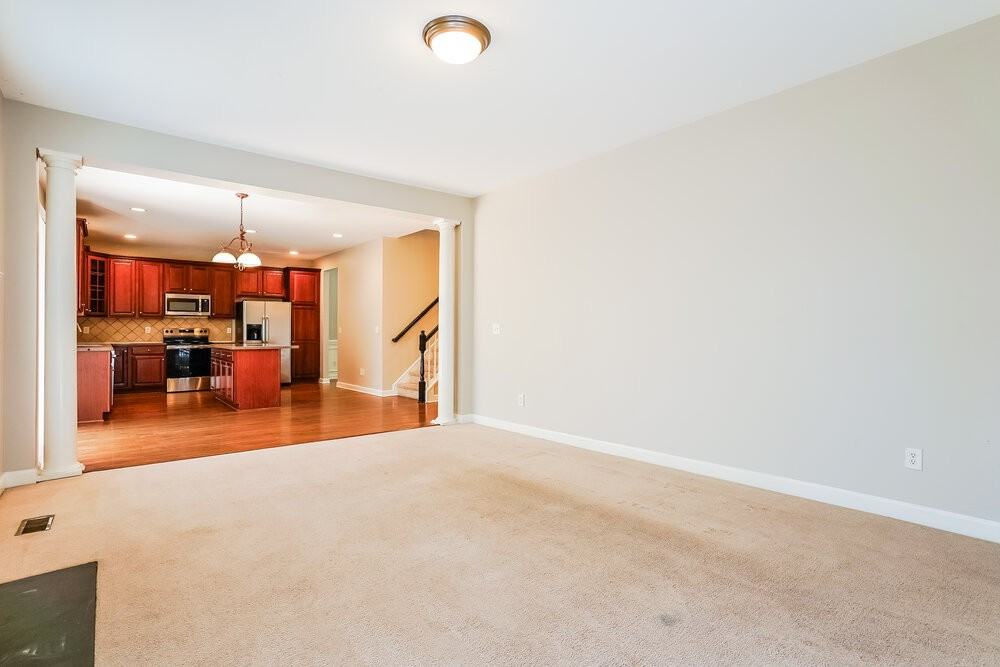 1320 Trailing Rose Ct - Photo 5 of 17
