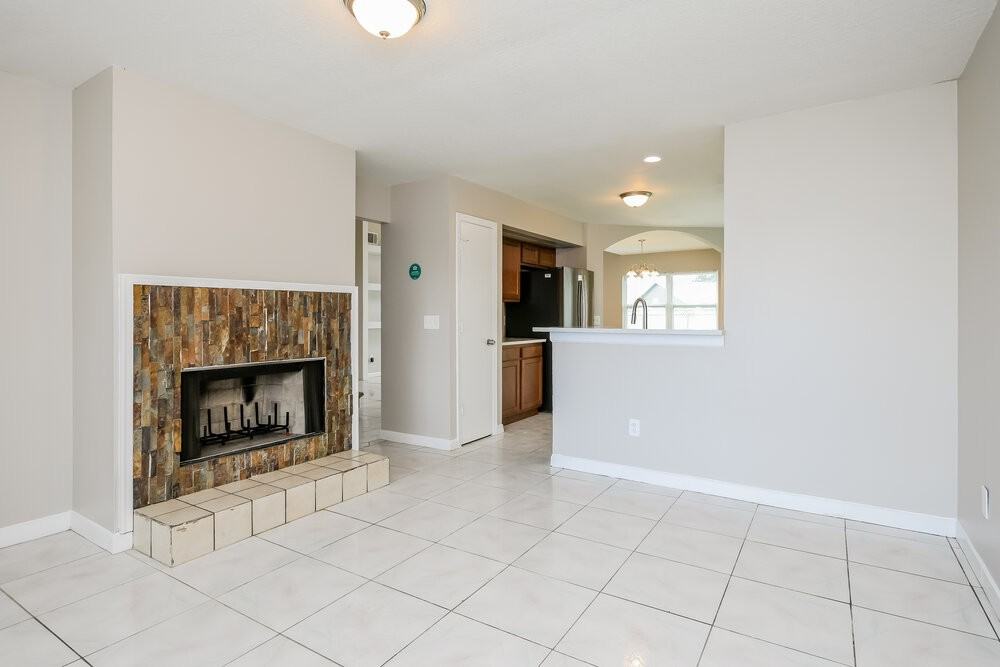 305 Palmview Ct - Photo 6 of 17