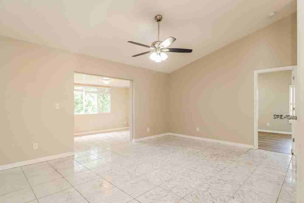 10402 Barnett Loop - Photo 3 of 16