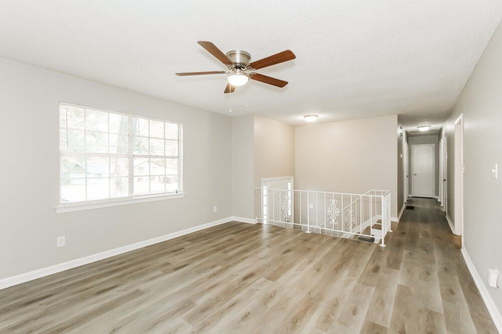 129 Hickory St - Photo 5 of 17