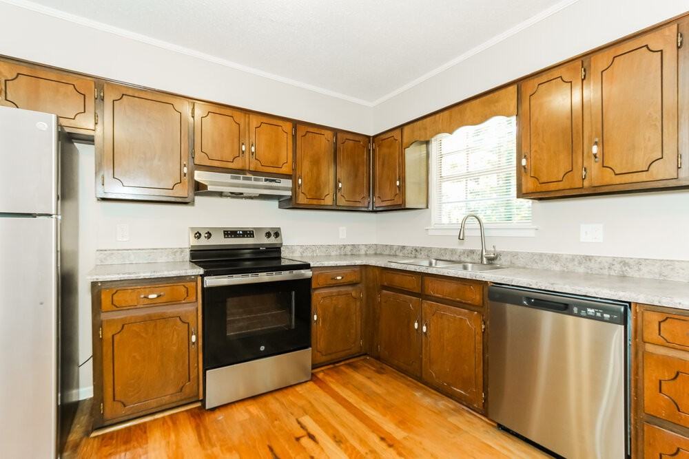 129 Hickory St - Photo 7 of 17