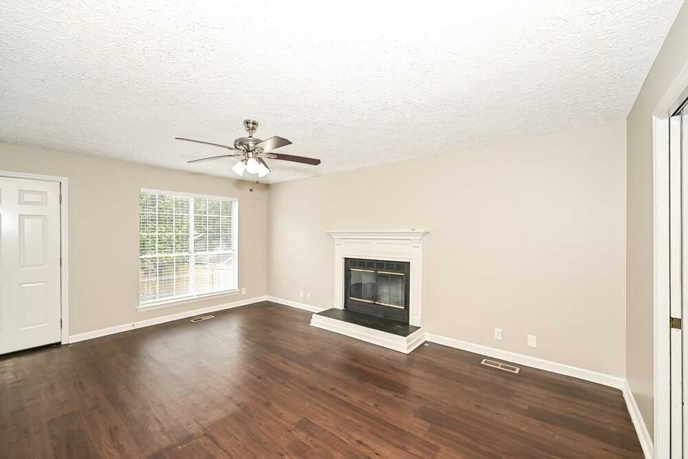 6005 Bradford Hills Dr - Photo 4 of 17