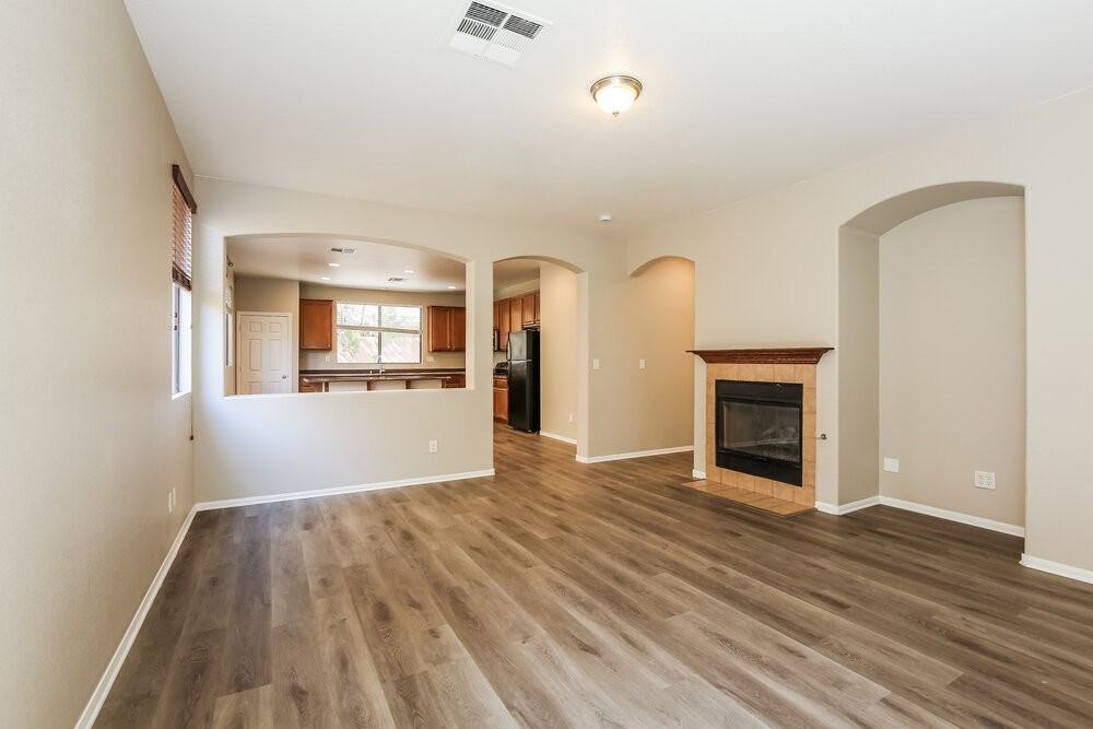 4344 Desert Home Ave - Photo 5 of 16
