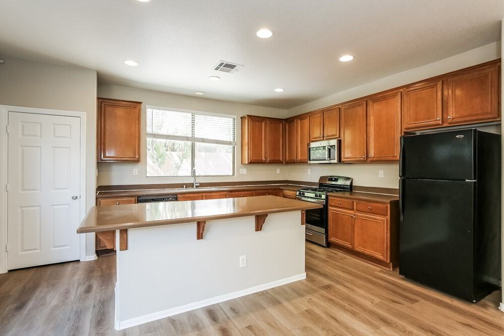 4344 Desert Home Ave - Photo 7 of 16