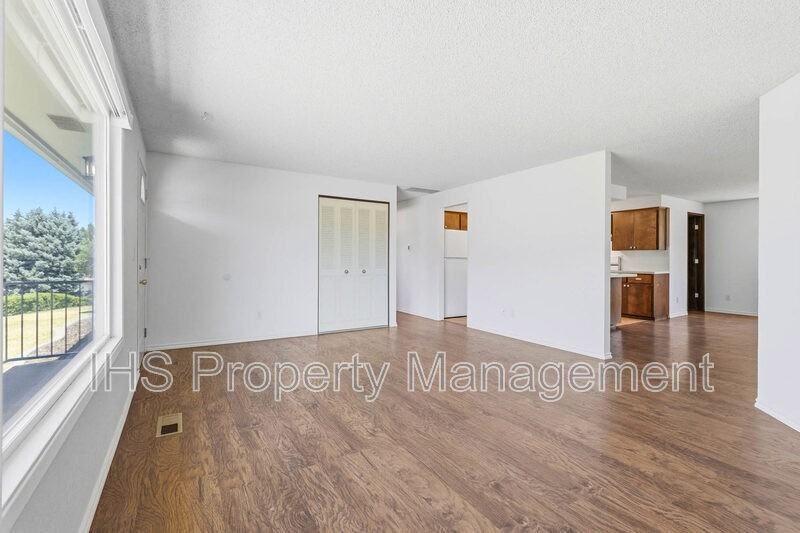1506 Cimarron Ave - Photo 7 of 20