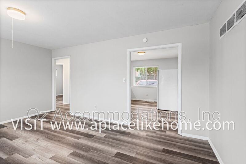 3609 W 47th St - Photo 6 of 21