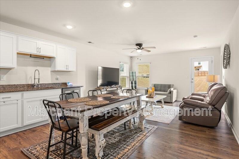 107 Mable Leaf Ln - Photo 7 of 40