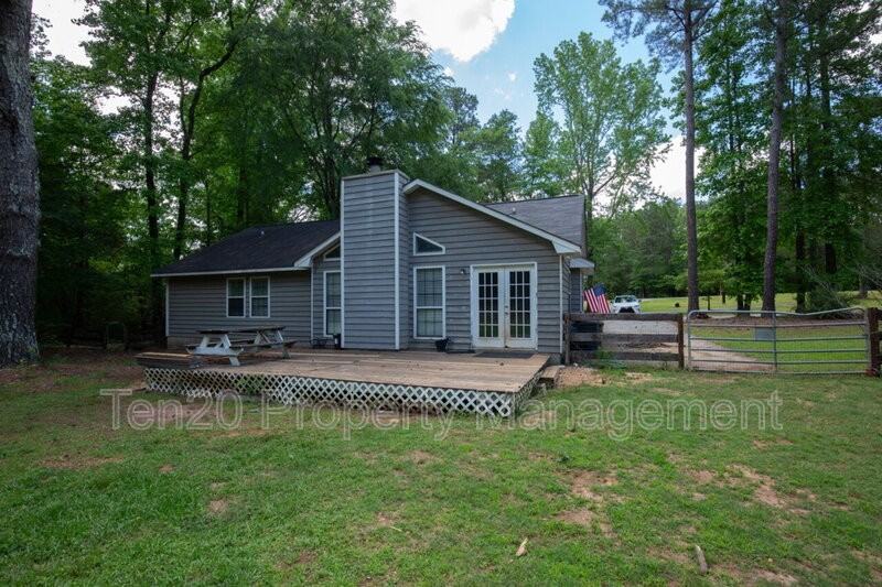 11406 Mehaffey Rd - Photo 2 of 20
