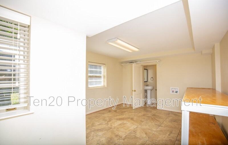 1514 Hilton Ave - Photo 4 of 27