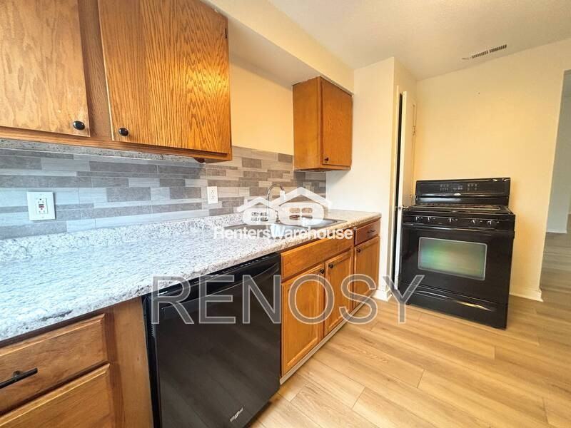 228 1st St - Photo 2 of 9
