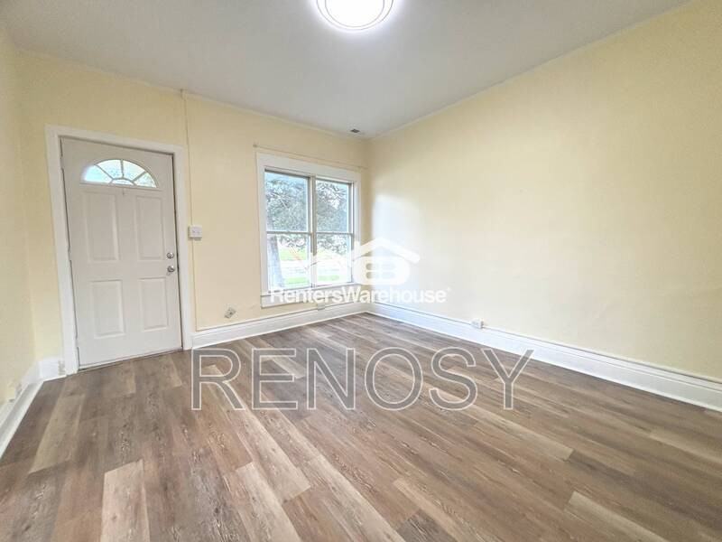 232 1st St - Photo 3 of 7