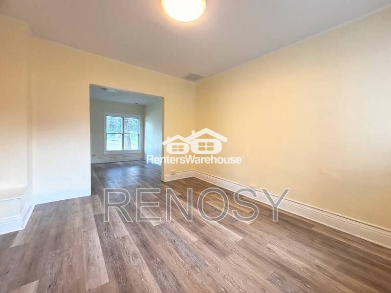 232 1st St - Photo 4 of 7