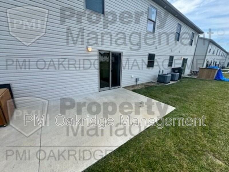 771 Meadow Glen Ave - Photo 3 of 14