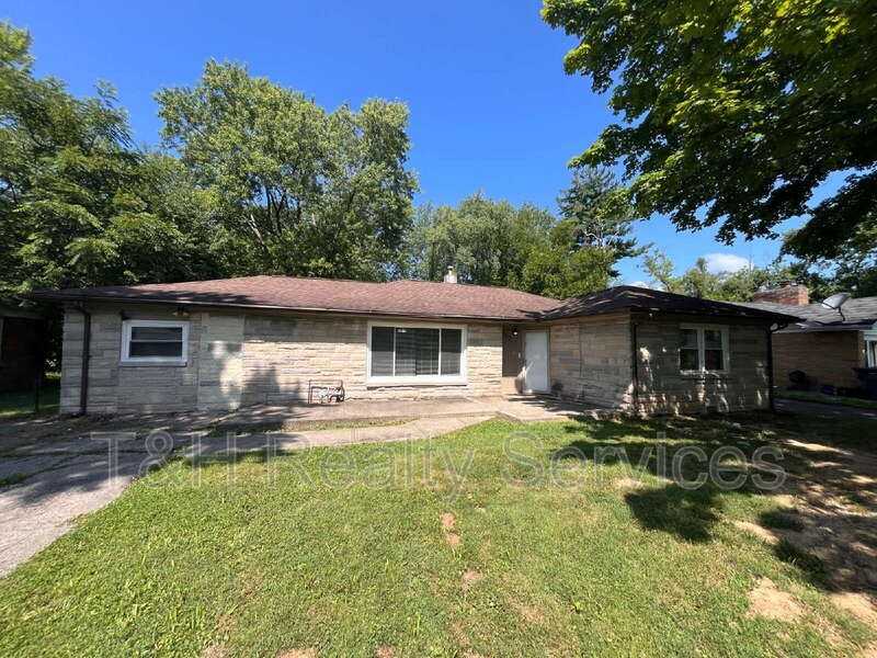 1607 Costello Dr - Photo 3 of 26