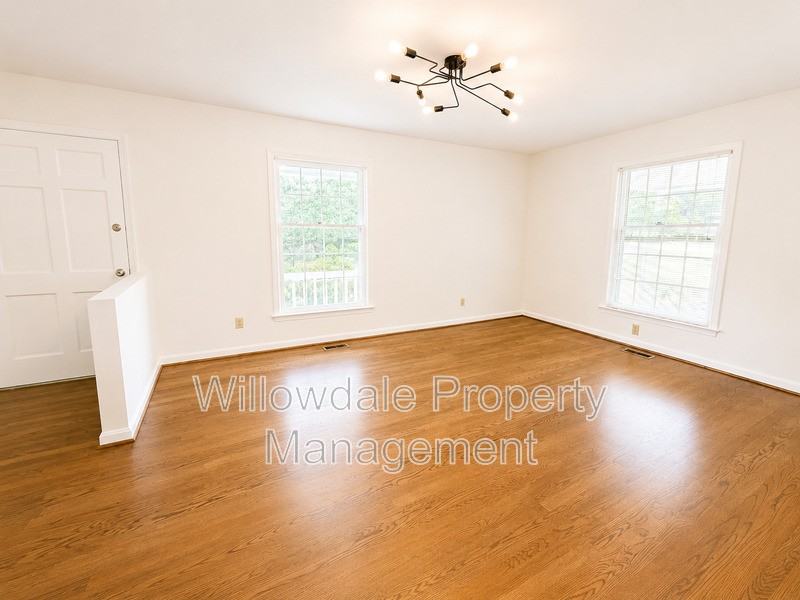 2312 Sierra Dr - Photo 6 of 15