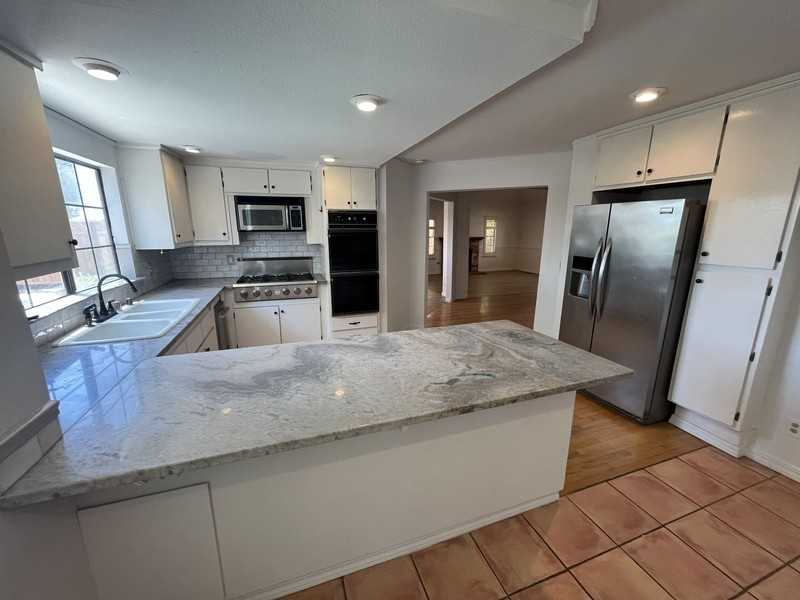 511 Bluff Dr - Photo 7 of 24