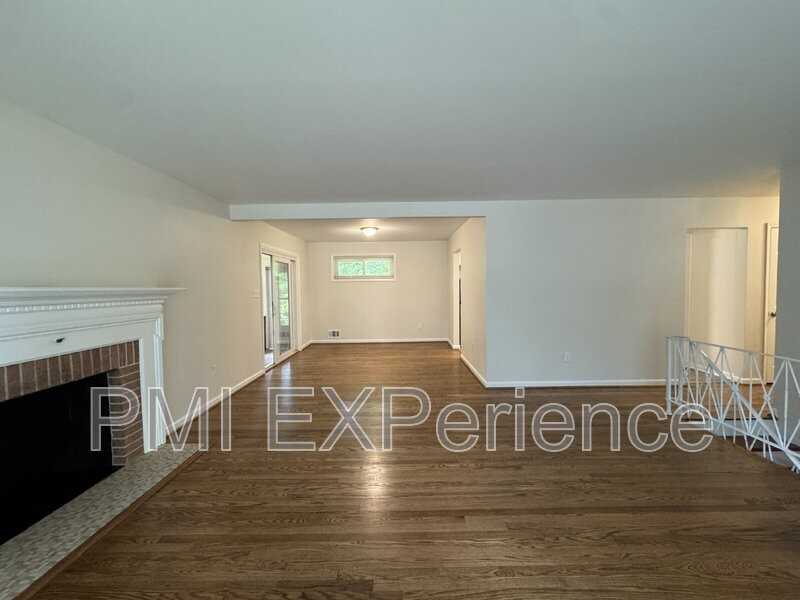 6405 Roberts Dr - Photo 3 of 34