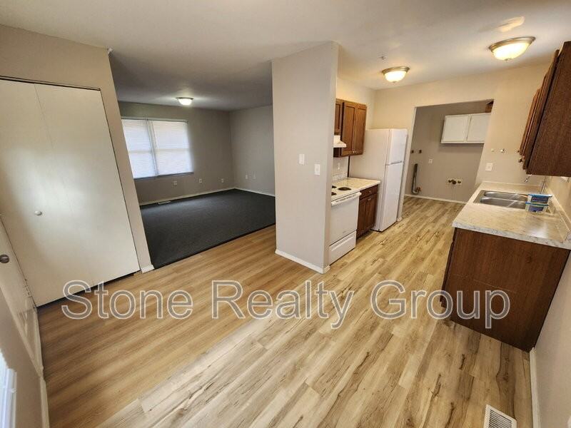 2262 3rd Ave - Photo 2 of 12