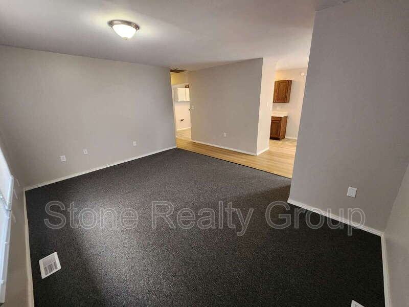 2262 3rd Ave - Photo 4 of 12