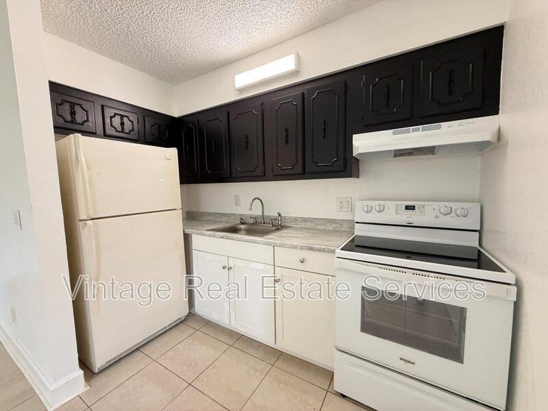 3301 58th Ave S #114 - Photo 4 of 7