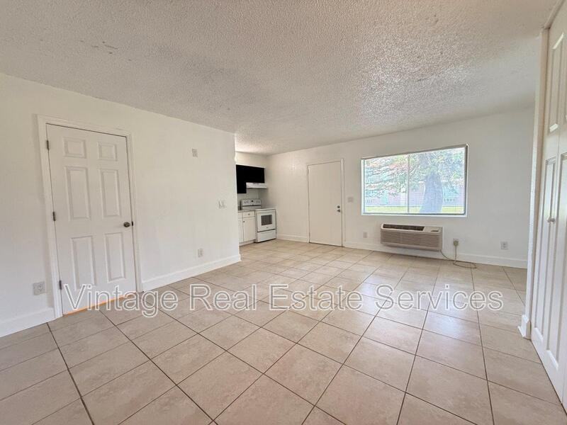 3301 58th Ave S #114 - Photo 5 of 7