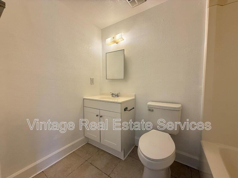 3301 58th Ave S #114 - Photo 6 of 7