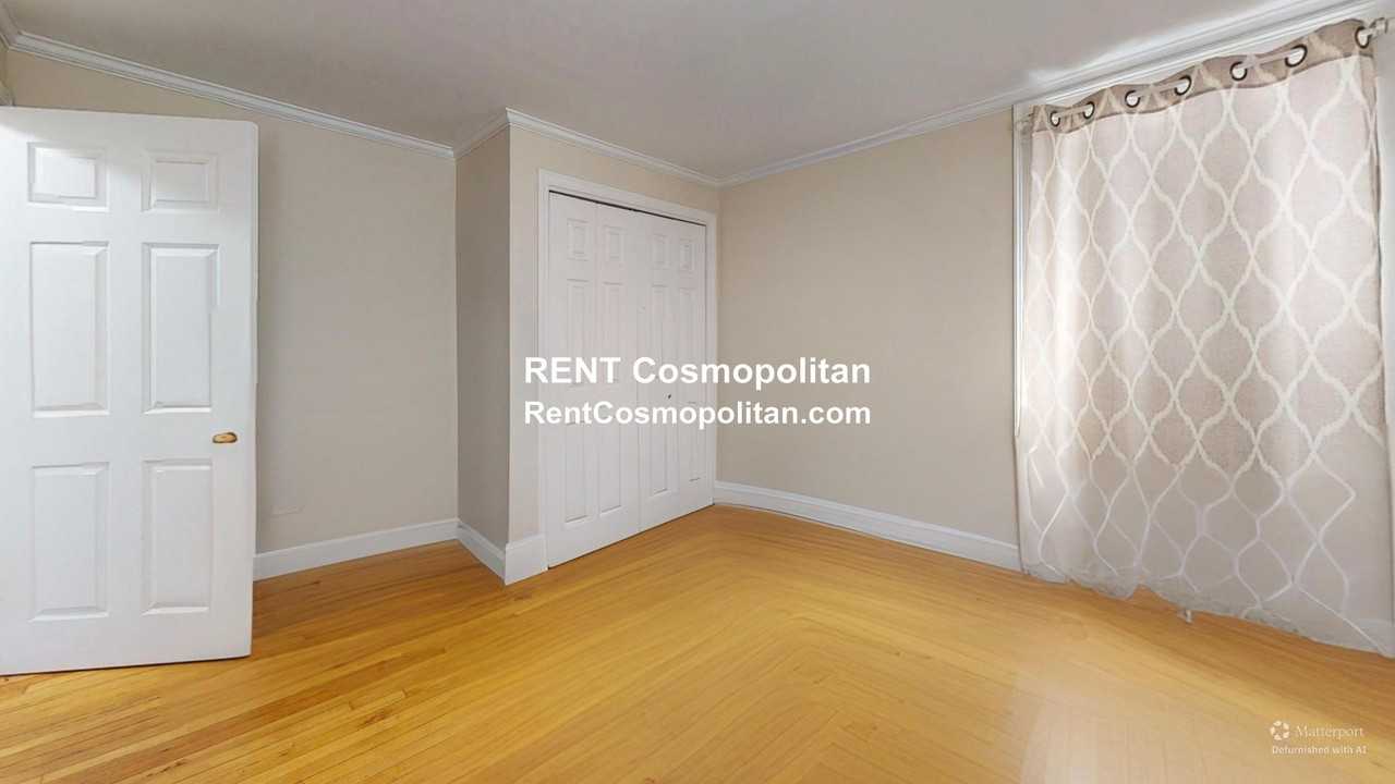 18 Salem St #1 - Photo 2 of 10