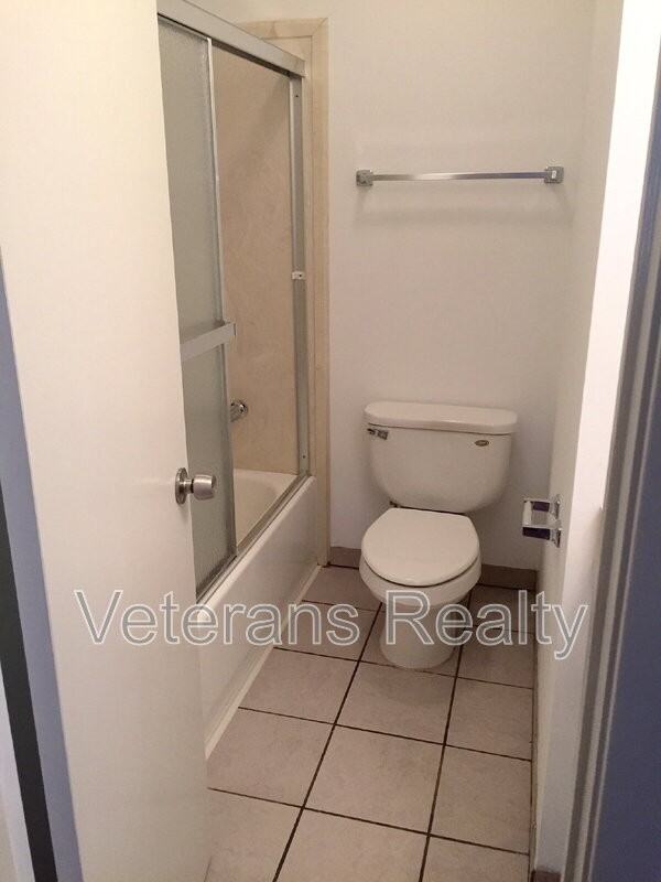 867 Vee St - Photo 6 of 15