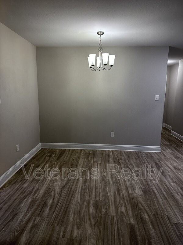14073 Fox Hill Dr - Photo 4 of 19