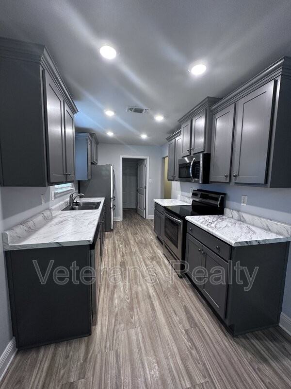 14073 Fox Hill Dr - Photo 6 of 19