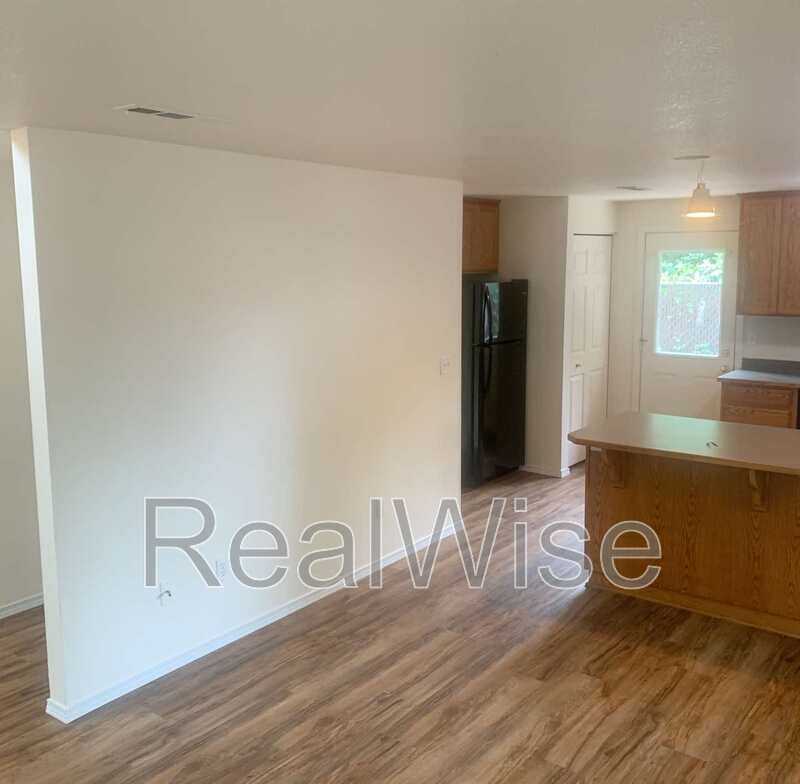 210 3rd St #A - Photo 3 of 12