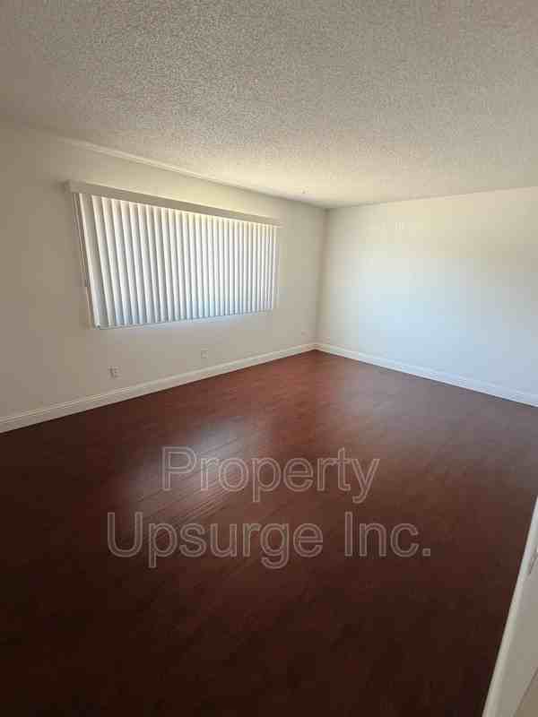 330 Bird St #6 - Photo 4 of 19