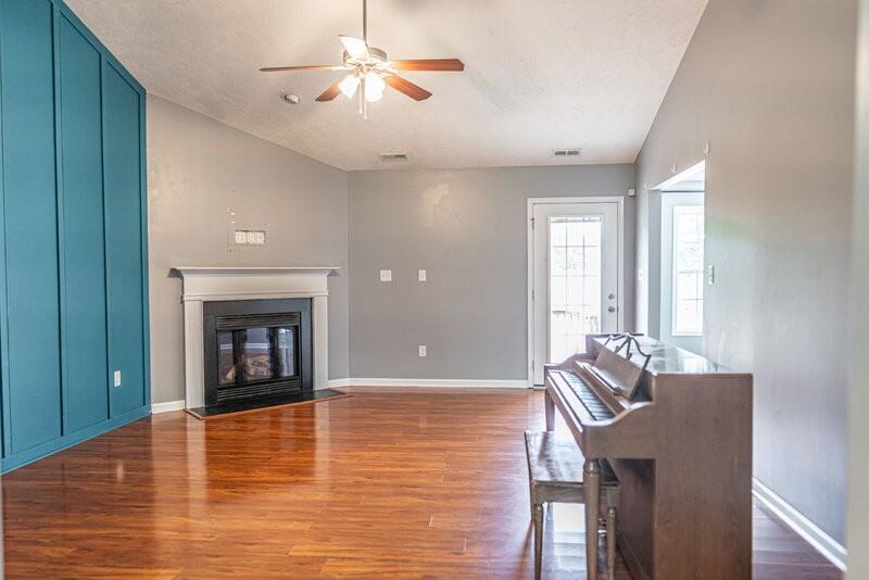 289 Strike Eagle Dr - Photo 4 of 28