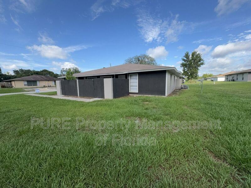 5485 Se 30th Pl #B - Photo 2 of 46